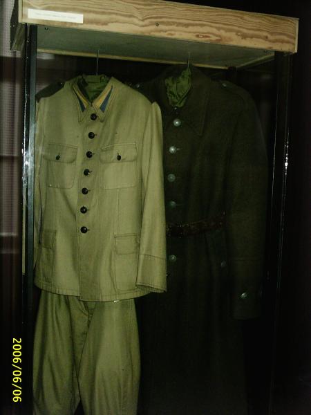 uniformes des gardes qui le plus souvent �taient ukreniens