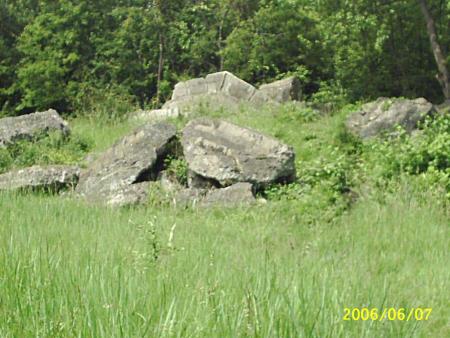 ruines du funerarium du cimeti�re juif de cracovie