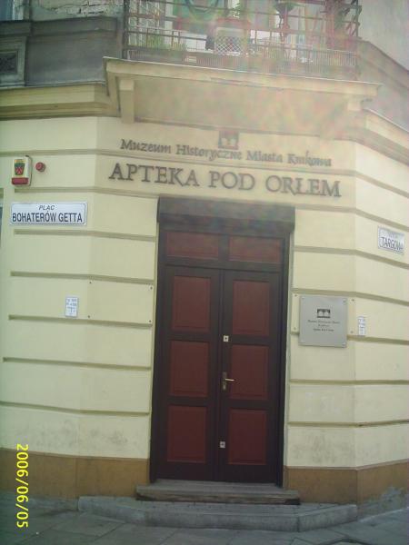 pharmacie de l aigle(apteka pod orlem)