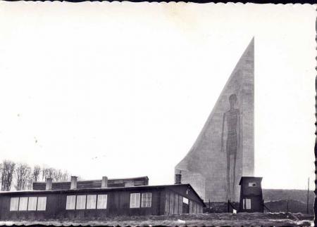 monument aux morts... struthof