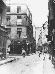 la rue des rosiers dans le marais ,paris4ieme,en 1942, quartier a forte population juive