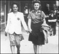 femmes juives portant l �toile ,dans paris,1942